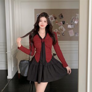 2025 V-Neck Long Sleeve Knit T-Shirt Slim Fit Preppy Style