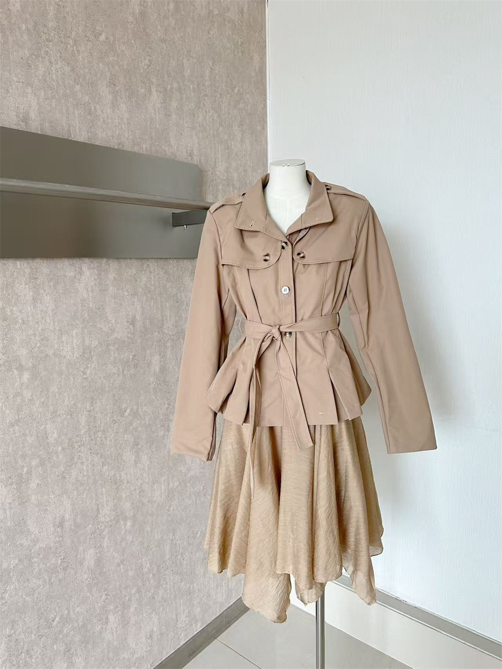 Khaki Short Trench Coat Two-Piece Set for Women Office Commuter Slimming Top and Skirt Set