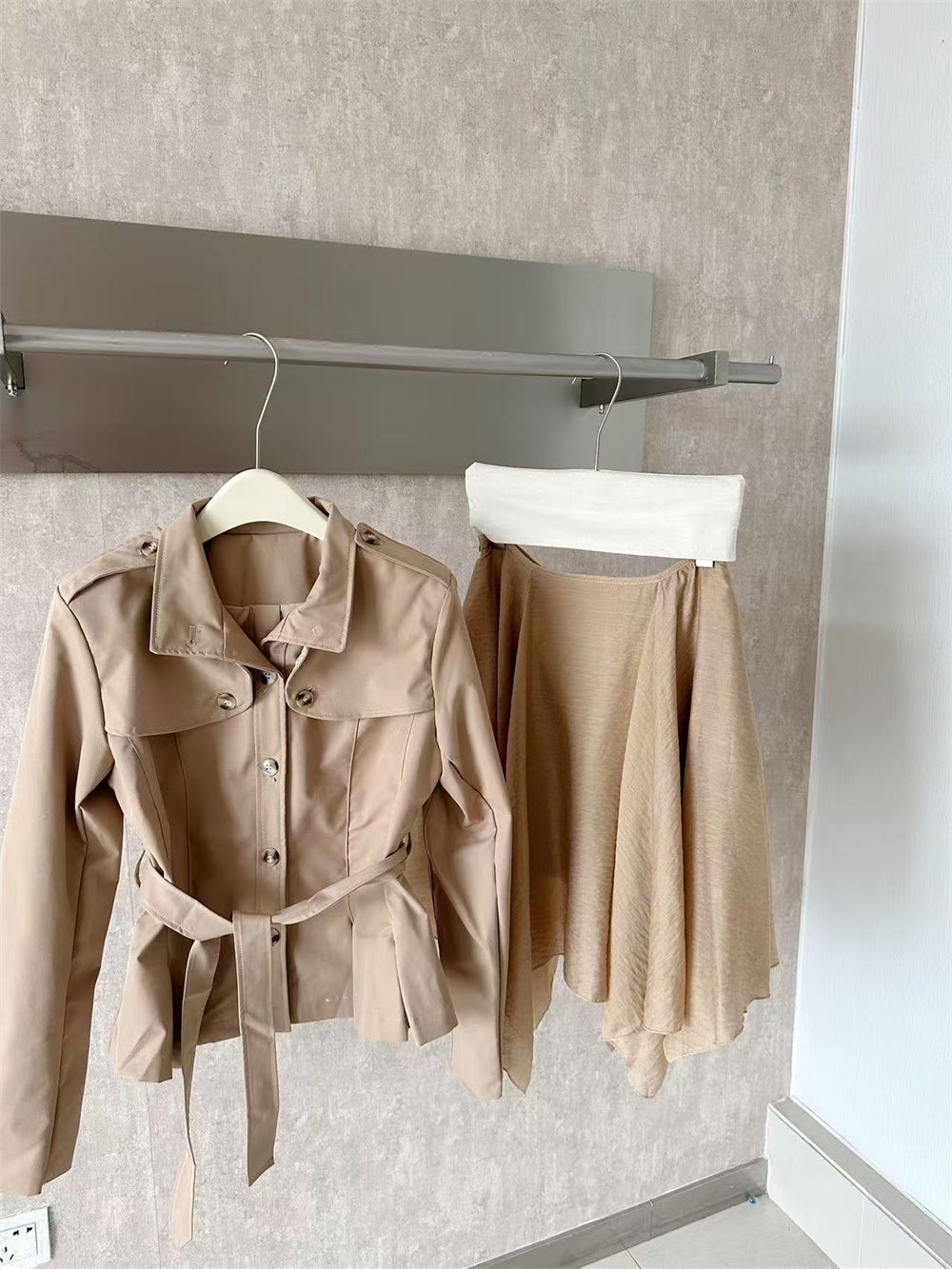 Khaki Short Trench Coat Two-Piece Set for Women Office Commuter Slimming Top and Skirt Set - Image 3