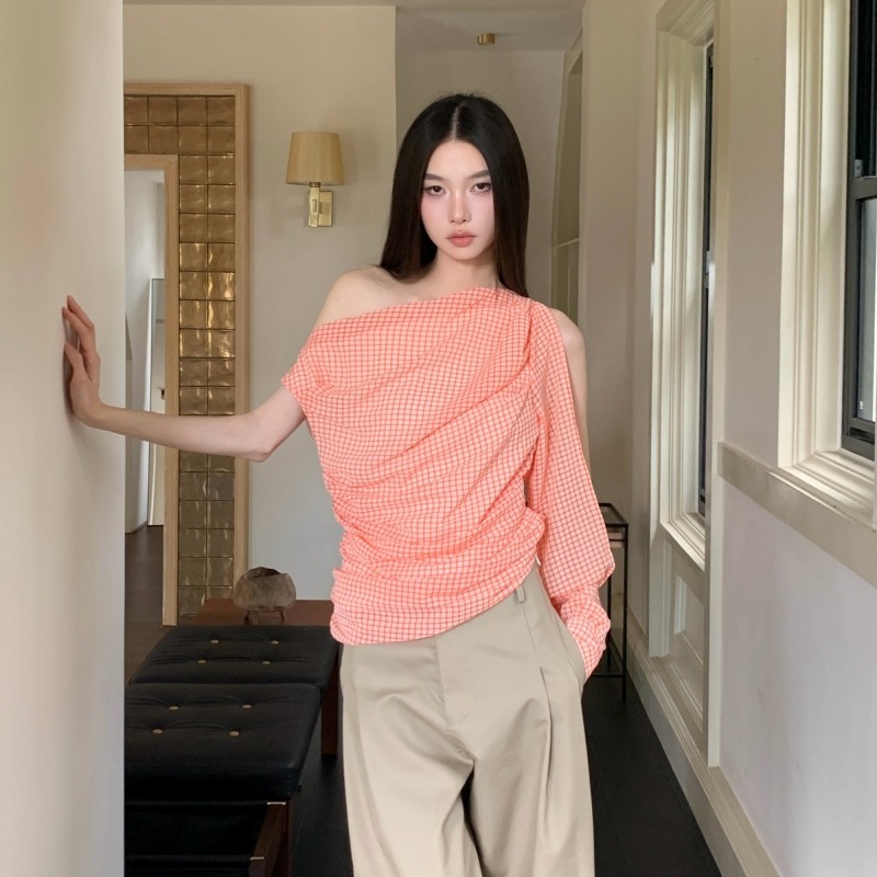 Plaid Chiffon One-Shoulder One-Sleeve Ruched Top - Image 5